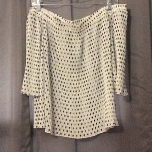 Meetka by Q&A off the shoulder bell sleeve blouse